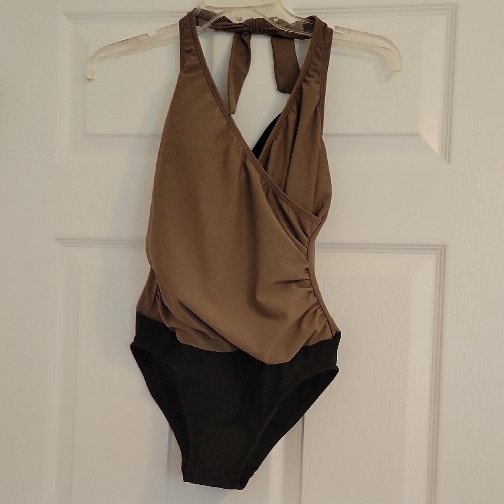 NWOT VENUS Stylish Brown and Black Swimsuit